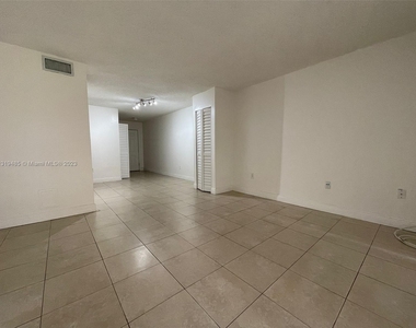 9375 Fontainebleau Blvd - Photo Thumbnail 4