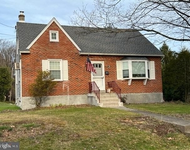 43 Chapman Avenue - Photo Thumbnail 0