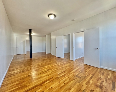 740 Empire Boulevard - Photo Thumbnail 5