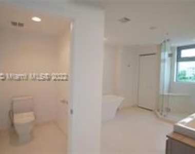 17301 Biscayne Blvd Apt 508 - Photo Thumbnail 9