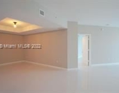 17301 Biscayne Blvd Apt 508 - Photo Thumbnail 5