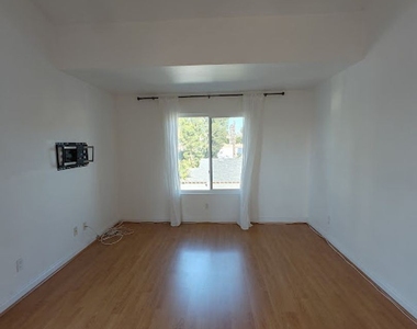 1414 Coronado Ave #301 - Photo Thumbnail 4