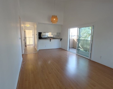 1414 Coronado Ave #301 - Photo Thumbnail 3