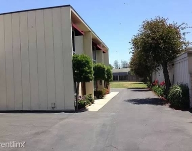 2346 Santa Ana Ave - Photo Thumbnail 4