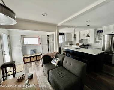 218 Marine Place - Photo Thumbnail 8