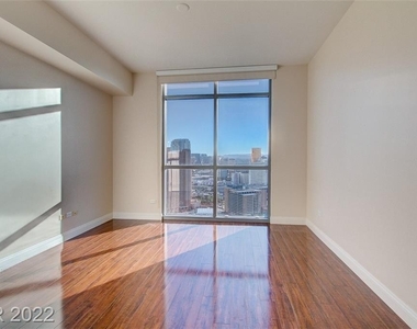 200 West Sahara Avenue - Photo Thumbnail 8