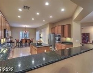 2589 Portsmouth Creek Avenue - Photo Thumbnail 21