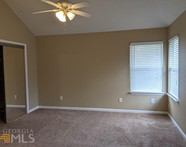 195 Overlake Court - Photo Thumbnail 10