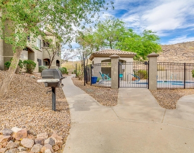 3236 E Chandler Boulevard - Photo Thumbnail 22