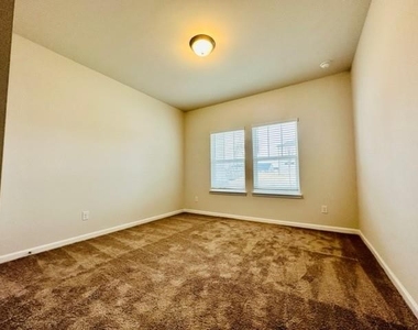 3951 Dean Grove Way - Photo Thumbnail 31