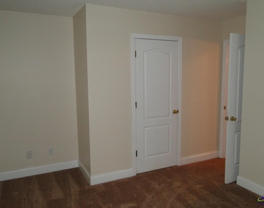 313 Canterfield Drive - Photo Thumbnail 21