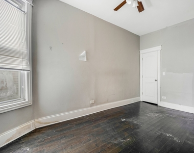 4810 S Langley Avenue - Photo Thumbnail 7