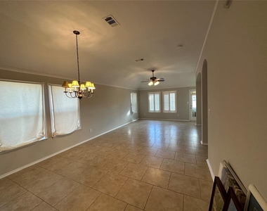 3712 Silverio Trail - Photo Thumbnail 8