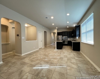 8229 Oak Harvest Dr - Photo Thumbnail 10