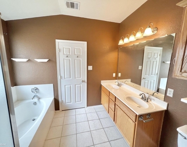 4509 Causeway Ct - Photo Thumbnail 28