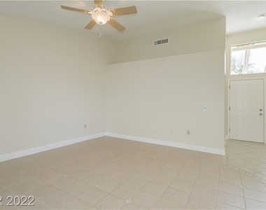 8608 Desert Holly Drive - Photo Thumbnail 6