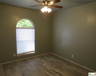 2606 Cross Timber Drive - Photo Thumbnail 10