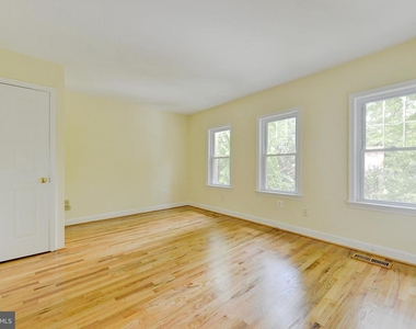 3704 Huntington St Nw - Photo Thumbnail 13