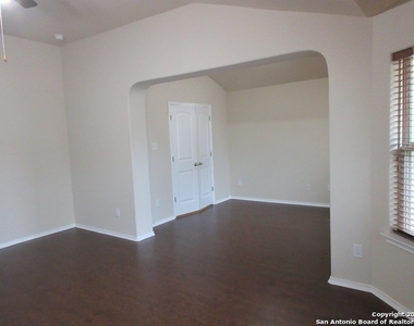 5827 Quiet Glen Dr - Photo Thumbnail 28