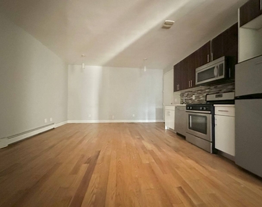 1044 Putnam Avenue - Photo Thumbnail 6