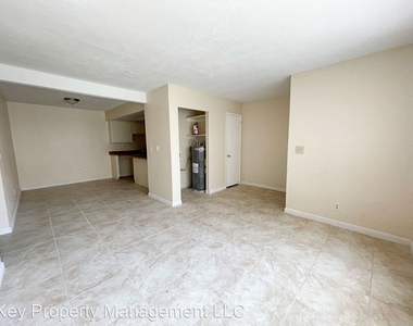 5321 W. Cheyenne Ave - Photo Thumbnail 4