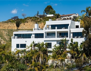 2287 Sunset Plaza Drive - Photo Thumbnail 47