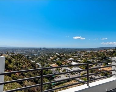 2287 Sunset Plaza Drive - Photo Thumbnail 33