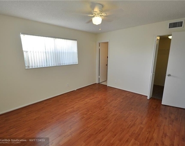 7960 Colony Cir - Photo Thumbnail 13