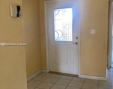 12866 Sw 62nd Ter - Photo Thumbnail 2