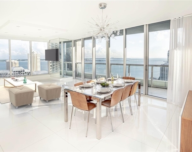 495 Brickell Ave - Photo Thumbnail 6