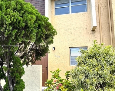 5659 Blueberry Ct - Photo Thumbnail 2