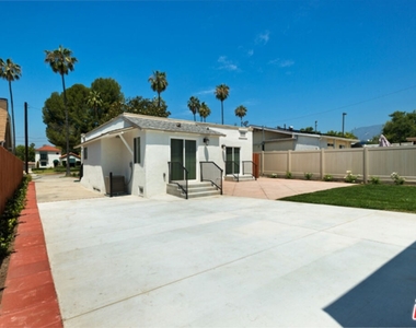 1288 N Hill Ave - Photo Thumbnail 24