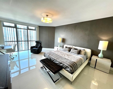 17301 Biscayne Blvd Apt 1809 - Photo Thumbnail 3