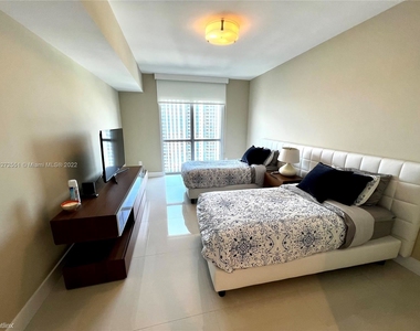 17301 Biscayne Blvd Apt 1809 - Photo Thumbnail 9