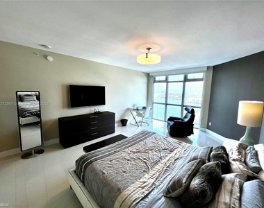 17301 Biscayne Blvd Apt 1809 - Photo Thumbnail 4