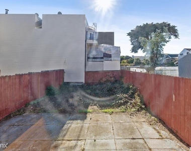 1915 Judah St - Photo Thumbnail 24