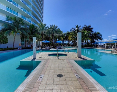 1 N Ocean Boulevard - Photo Thumbnail 0