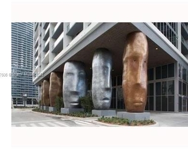 475 Brickell Ave - Photo Thumbnail 14