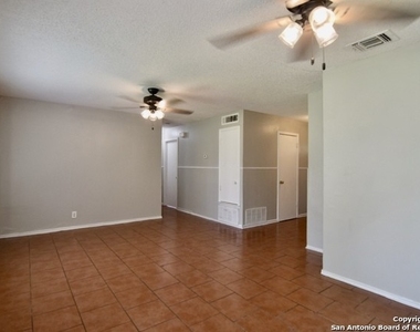 5923 Lake Nacoma St - Photo Thumbnail 3