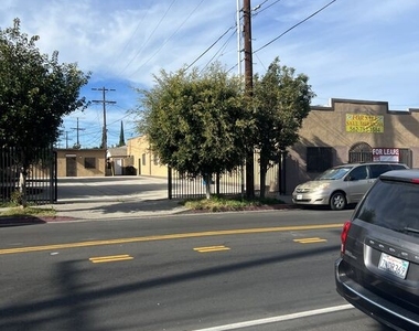 6617 S San Pedro St - Photo Thumbnail 1