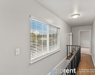 2718 68th Ave - 2718 - Photo Thumbnail 12