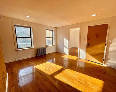 422 East 118th Street - Photo Thumbnail 4