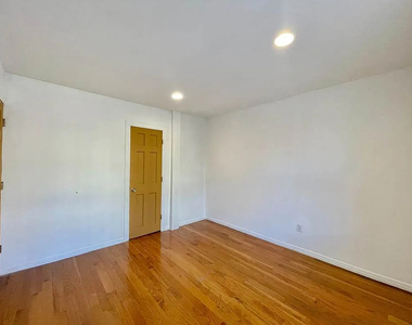 422 East 118th Street - Photo Thumbnail 12