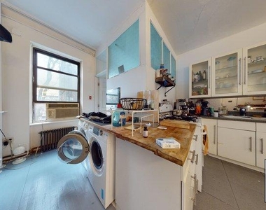 505 West 23rd Street - Photo Thumbnail 4