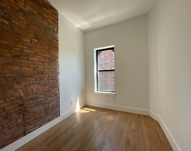 435 Dekalb Ave - Photo Thumbnail 2