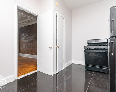 505 East 22nd Street - Photo Thumbnail 3