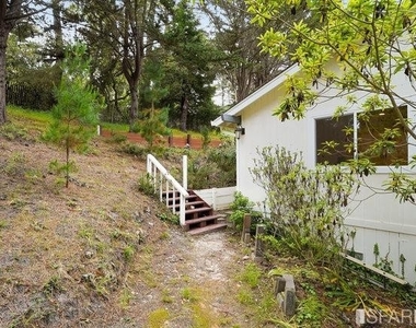 4076 Crest Road - Photo Thumbnail 42