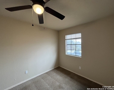 5515 Park Lk - Photo Thumbnail 29