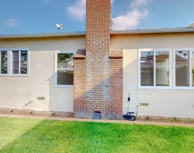 1735 Selby Ave - Photo Thumbnail 34