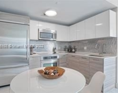 1300 Brickell Bay Dr Apt 3201 - Photo Thumbnail 3